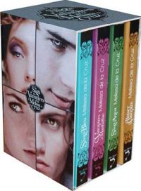 Couverture du livre Coffret SAGA DES VAMPIRES 11/2009 4 vols. - Melissa De La Cruz