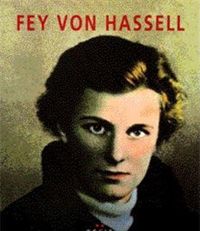 Couverture du livre Les jours sombres - Fey Von Hassell