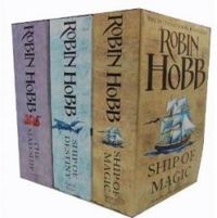 Couverture du livre Les Aventuriers de la mer - Coffret 3 tomes - Robin Hobb